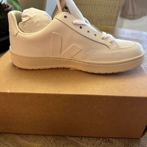 Veja White leather shoes
